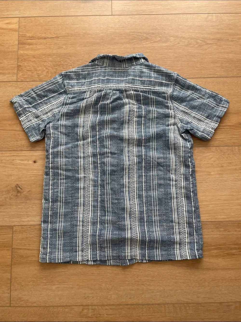 Cat & Jack Blue and White Striped Short Sleeve Button-Down Shirt, Boys 14